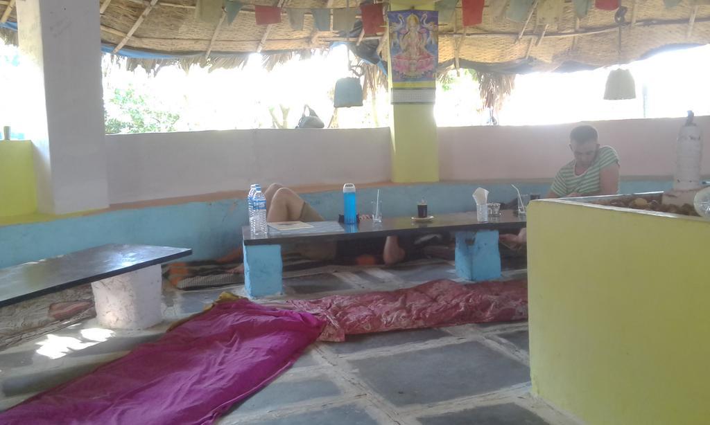 Golden Garden Hampi Guest House المظهر الخارجي الصورة